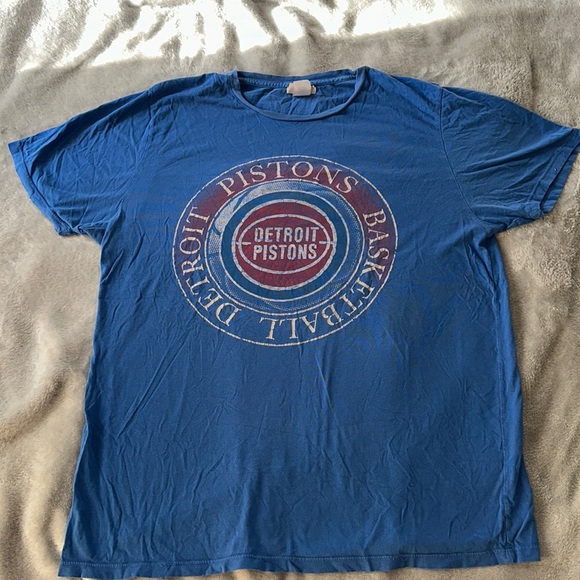 Vintage Detroit Pistons Basketball Junk Food Tee - Picture 1 of 4